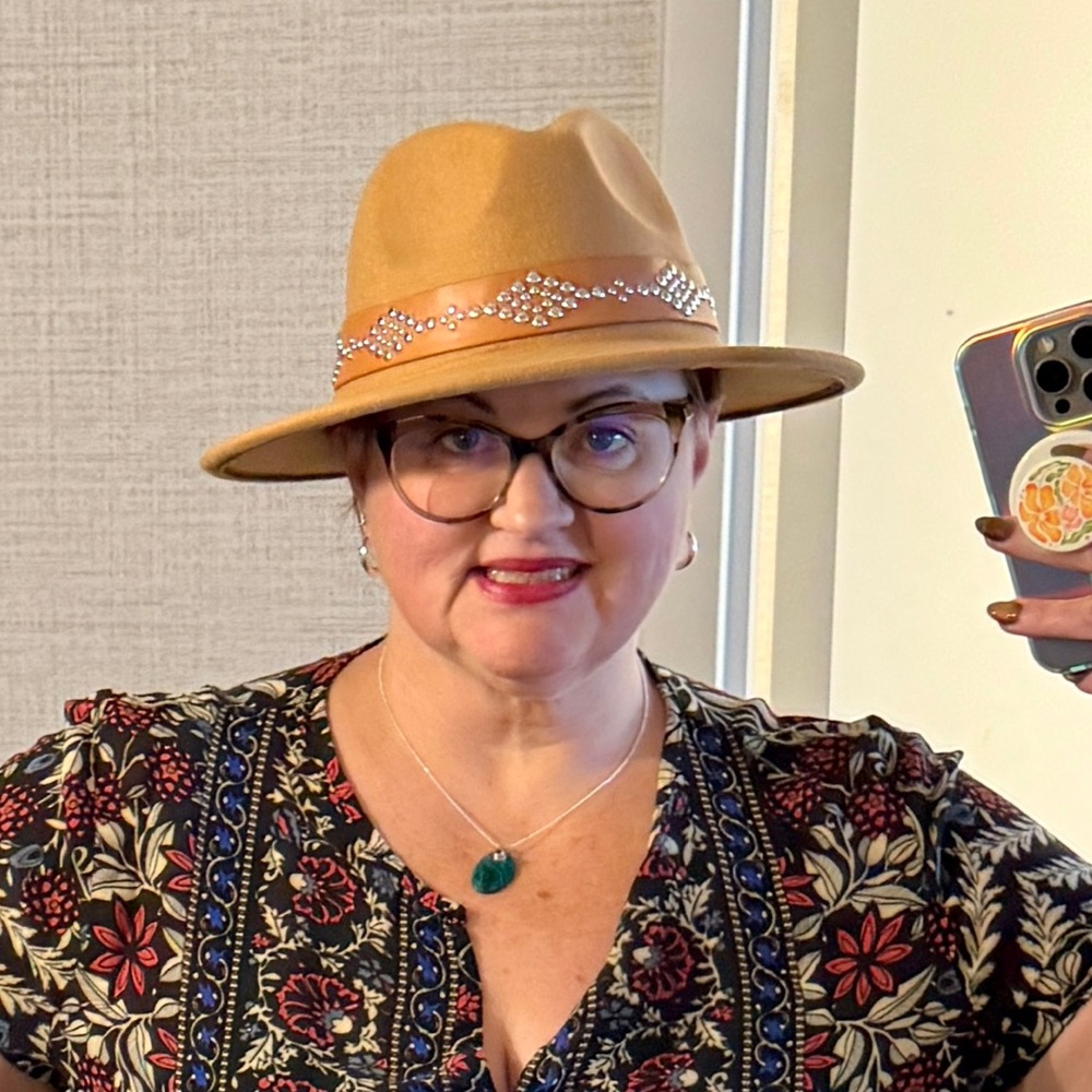 🌵Meet your Posher, ShannaLaura, of Southwestern Bohemia🌵